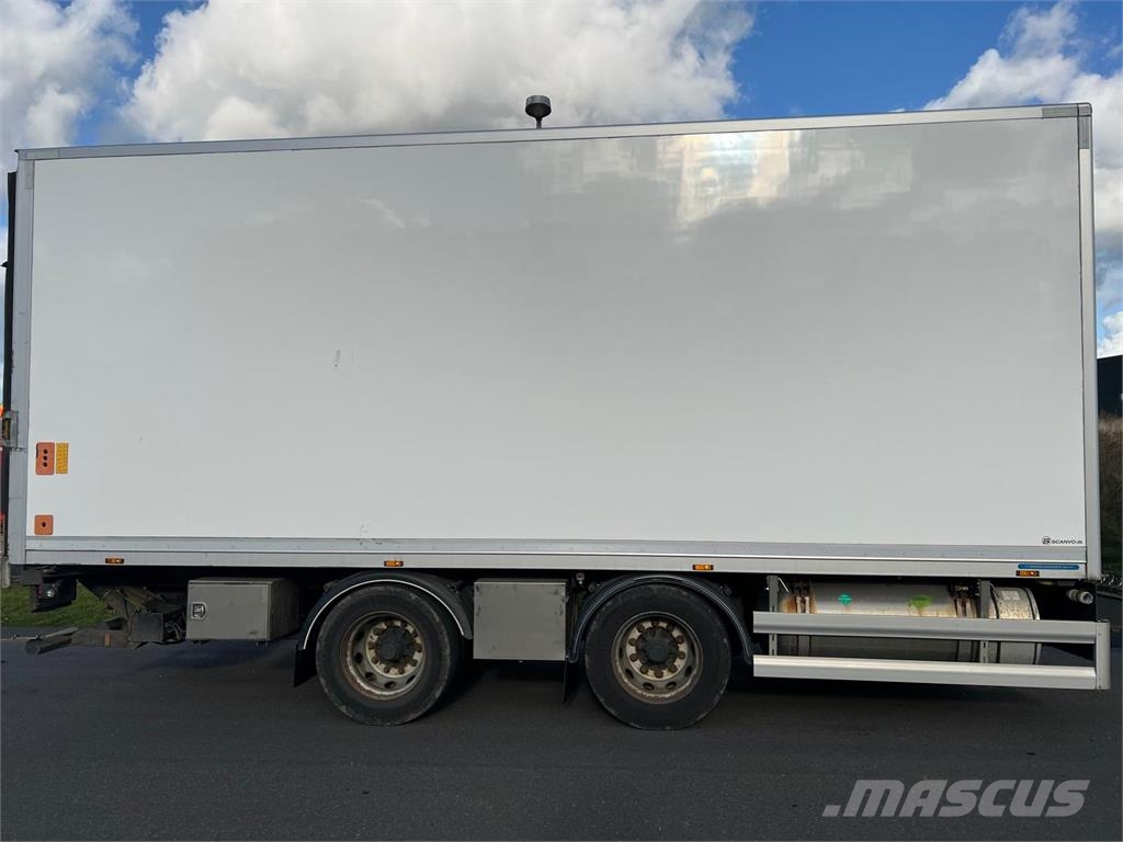 HFR 18 ton SKAB kasse + lift Remolques con temperatura controlada