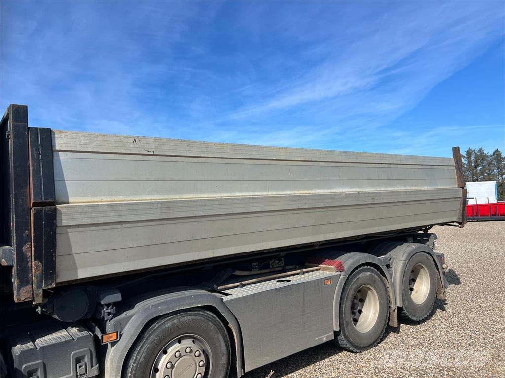 HMF 6650 mm - 2 delt - aut bagsmæk Cajas