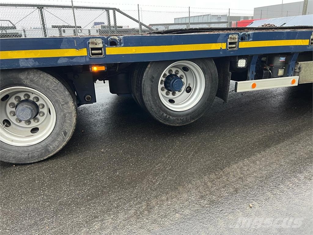 HRD 7 akslet - 84 ton blokvogn med ramper Plataformas bajas