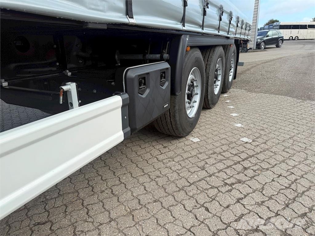 Kässbohrer 13,6 mtr - truck beslag - hæve-skyde tag - drejbar Curtainsiderauflieger