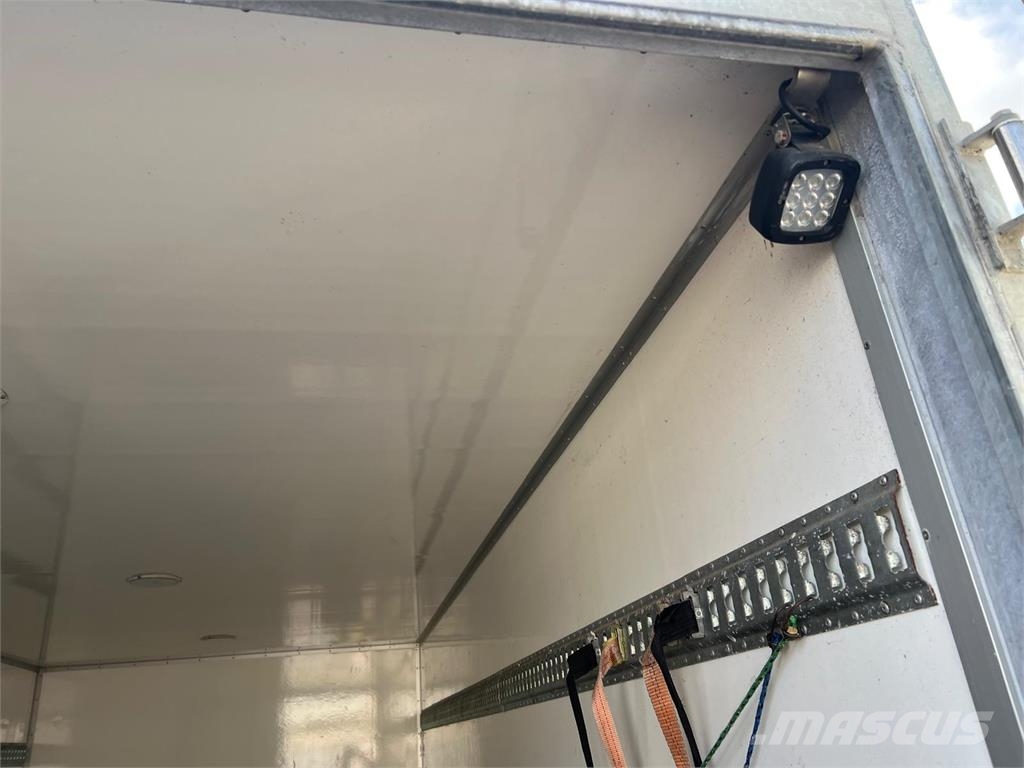 MAN TGL 8-220 4x2 BL incl. 2 stk veksellad Camiones con caja de remolque