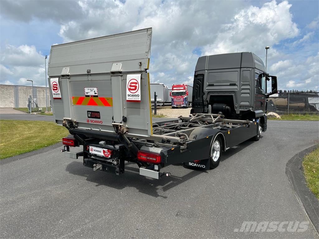 MAN TGL 8-220 4x2 BL incl. 2 stk veksellad Camiones con caja de remolque