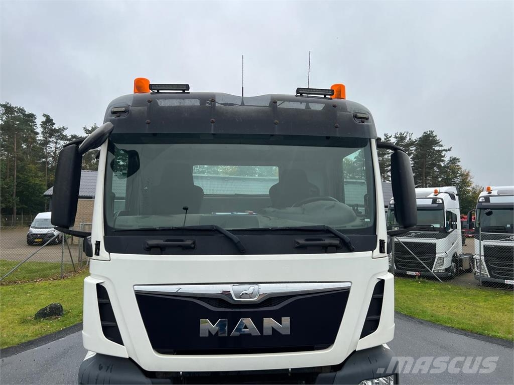 MAN TGS 26-440 BL 6X2-4 Savivarčiai su kabeliniu keltuvu