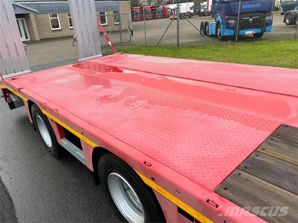 MAX Trailer MAX 300 - 7000 mm + ramper Biltransportsläp
