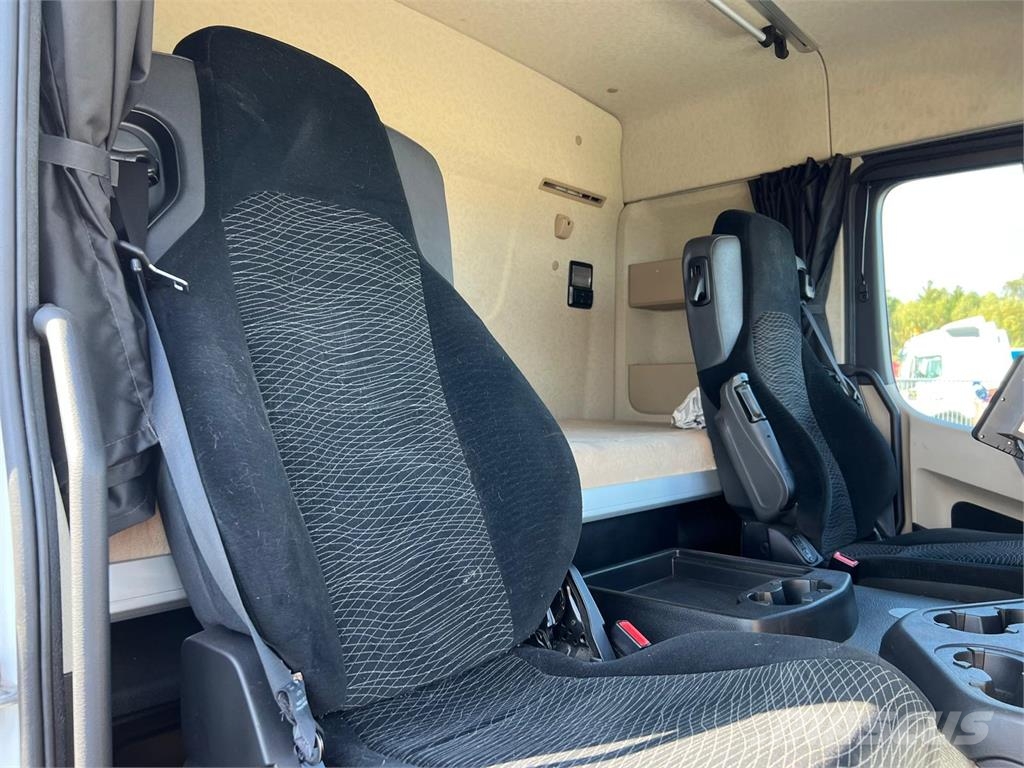 Mercedes-Benz Actros 2530 L 6x2*4 Temperature controlled trucks