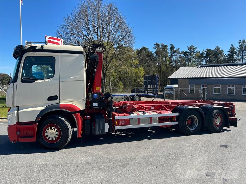 Mercedes-Benz Actros 2545 - HMF 1420K4 Lastväxlare med kabellift