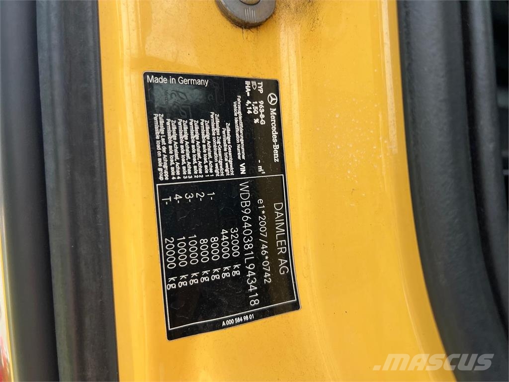 Mercedes-Benz Arocs 3248 (L8x4-4) - HMF 2820K6 Aftagelig kran Camiones con gancho