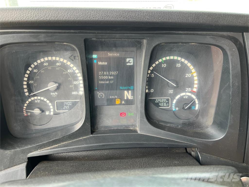 Mercedes-Benz Arocs 3248 (L8x4-4) - HMF 2820K6 Aftagelig kran Camiones con gancho