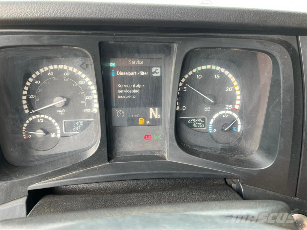 Mercedes-Benz Arocs 3248 (L8x4-4) - HMF 2820K6 Aftagelig kran Camiones con gancho