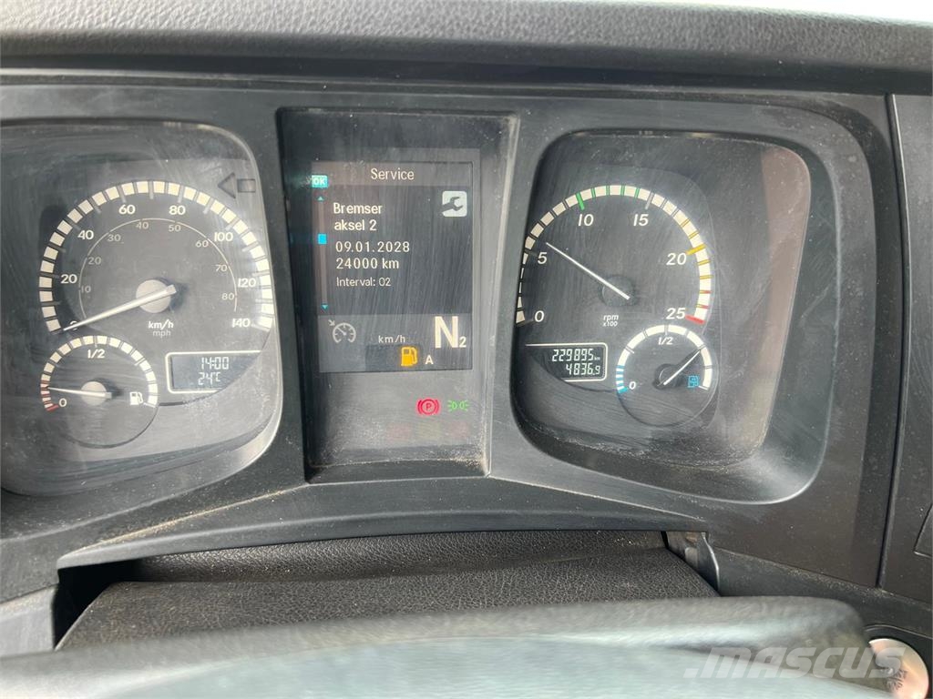 Mercedes-Benz Arocs 3248 (L8x4-4) - HMF 2820K6 Aftagelig kran Camiones con gancho