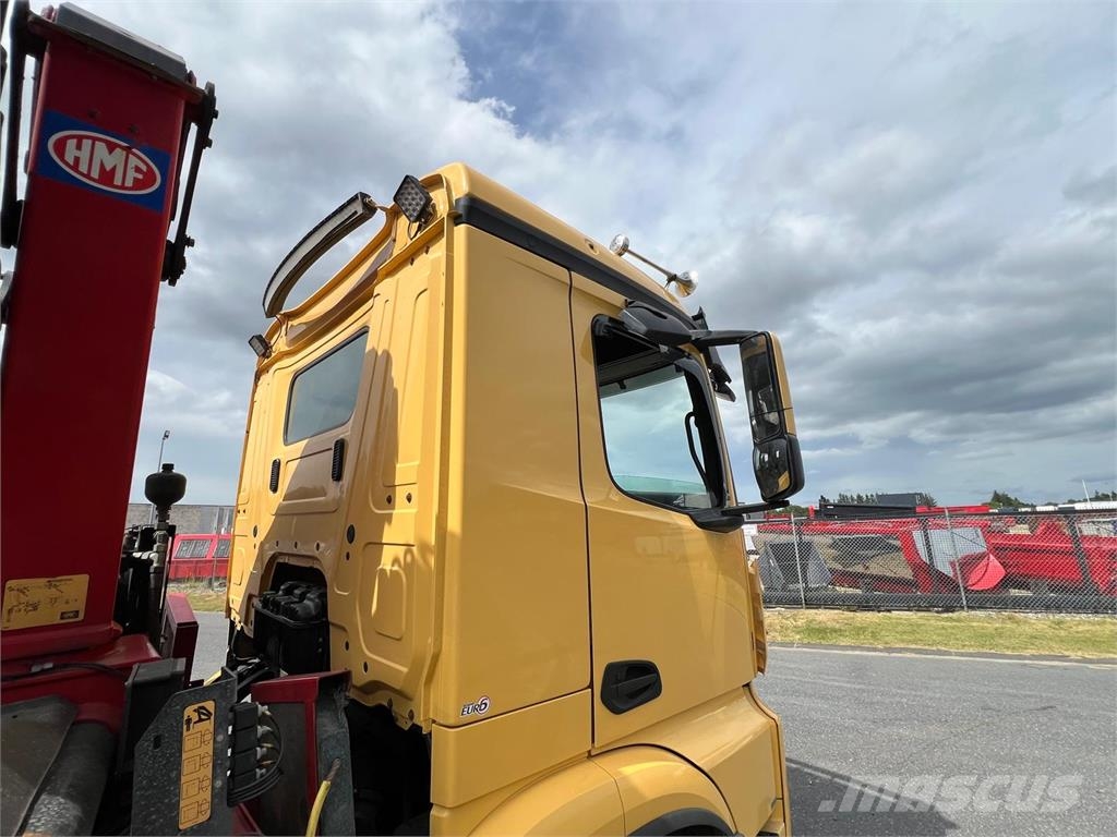 Mercedes-Benz Arocs 3248 (L8x4-4) - HMF 2820K6 Aftagelig kran Lanový nosič kontajnerov