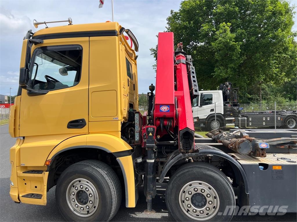 Mercedes-Benz Arocs 3248 (L8x4-4) - HMF 2820K6 Aftagelig kran Lanový nosič kontajnerov