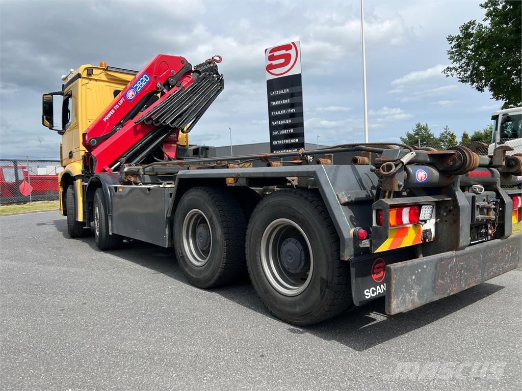 Mercedes-Benz Arocs 3248 (L8x4-4) - HMF 2820K6 Aftagelig kran Camiones con gancho