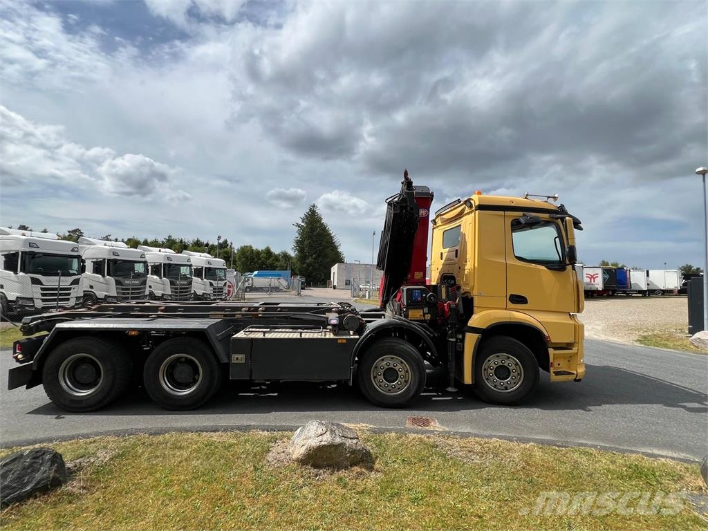 Mercedes-Benz Arocs 3248 (L8x4-4) - HMF 2820K6 Aftagelig kran Camiones con gancho