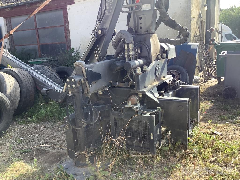 Penz 15Z9.50 kran på aftagelig konsol Gru da carico