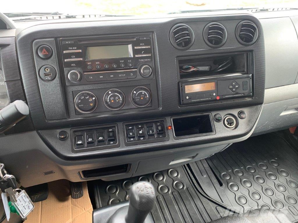 Renault D-7500 Tovornjaki z žerjavom