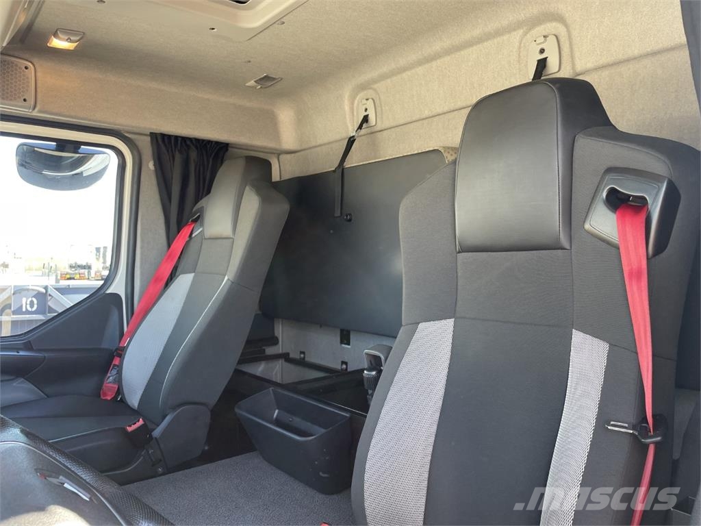 Renault D280 Premium Skapbiler