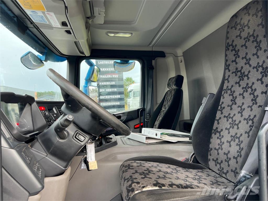 Scania P320 B 6x2*4 NB Vuilniswagens