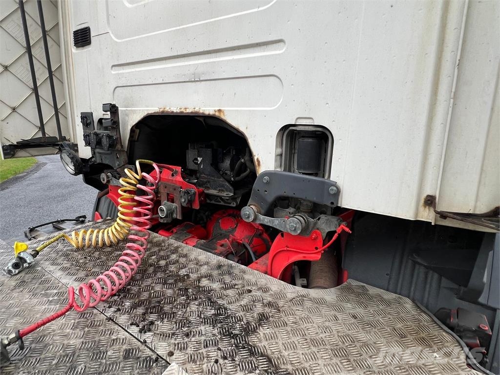 Scania P340 LA 4X2 MNA Camiones tractor