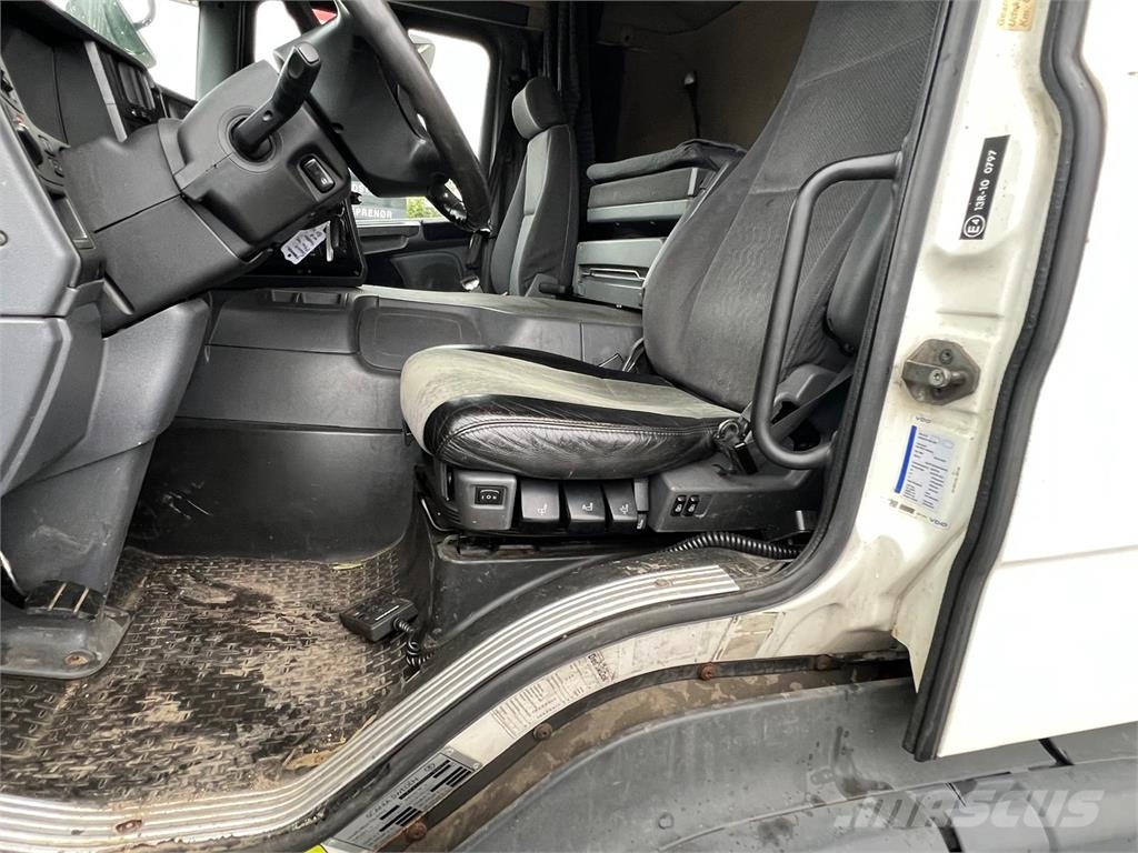 Scania P340 LA 4X2 MNA Camiones tractor