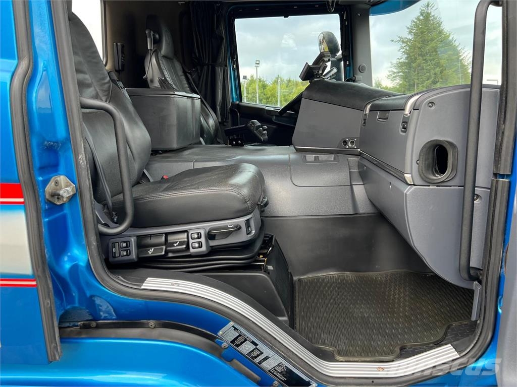Scania P410 LB 6x2*4 HNB Camiones polibrazo