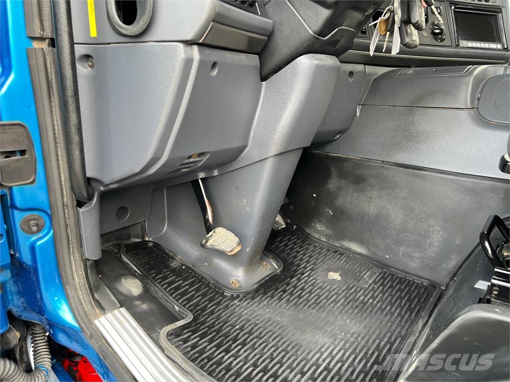 Scania P410 LB 6x2*4 HNB Camiones polibrazo