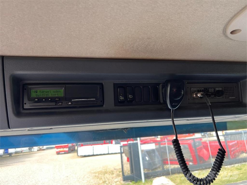 Scania P410 LB 6x2*4 HNB Camiones polibrazo