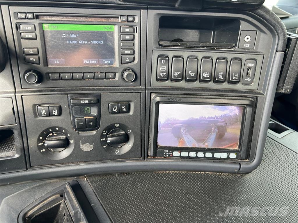 Scania P410 LB 6x2*4 HNB Camiones polibrazo