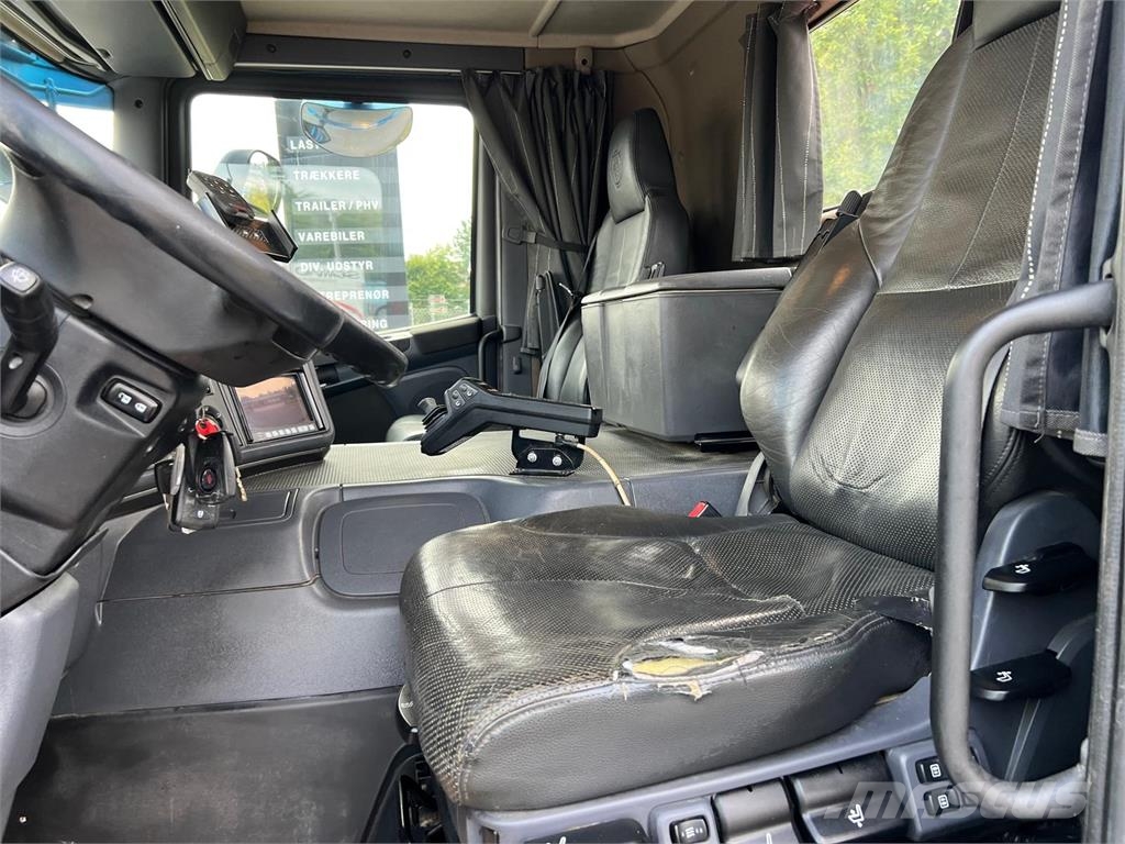 Scania P410 LB 6x2*4 HNB Rol kiper kamioni sa kukom za podizanje tereta