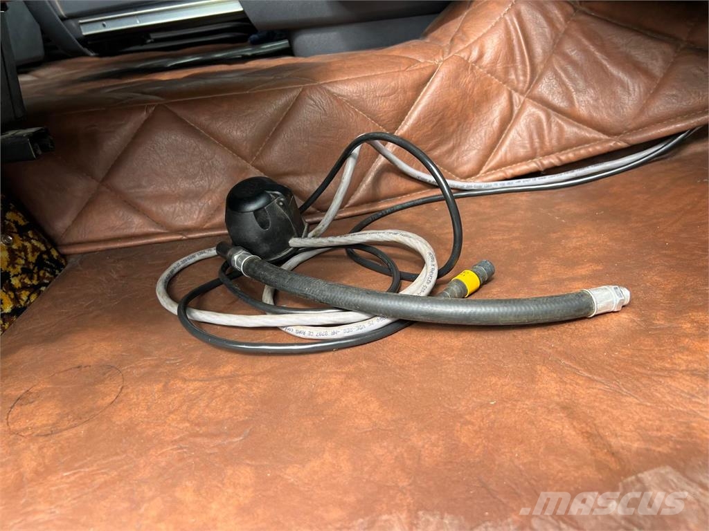 Scania R490 LB 6x2*4 HNB Camiones polibrazo