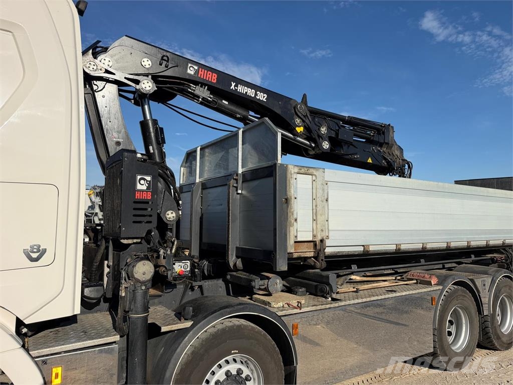 Scania R660 8x4 tandemløft Vaihtolava-autot