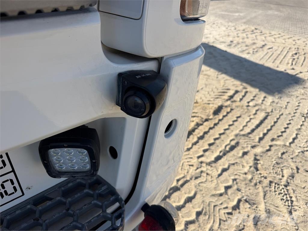 Scania R660 8x4 tandemløft Vaihtolava-autot