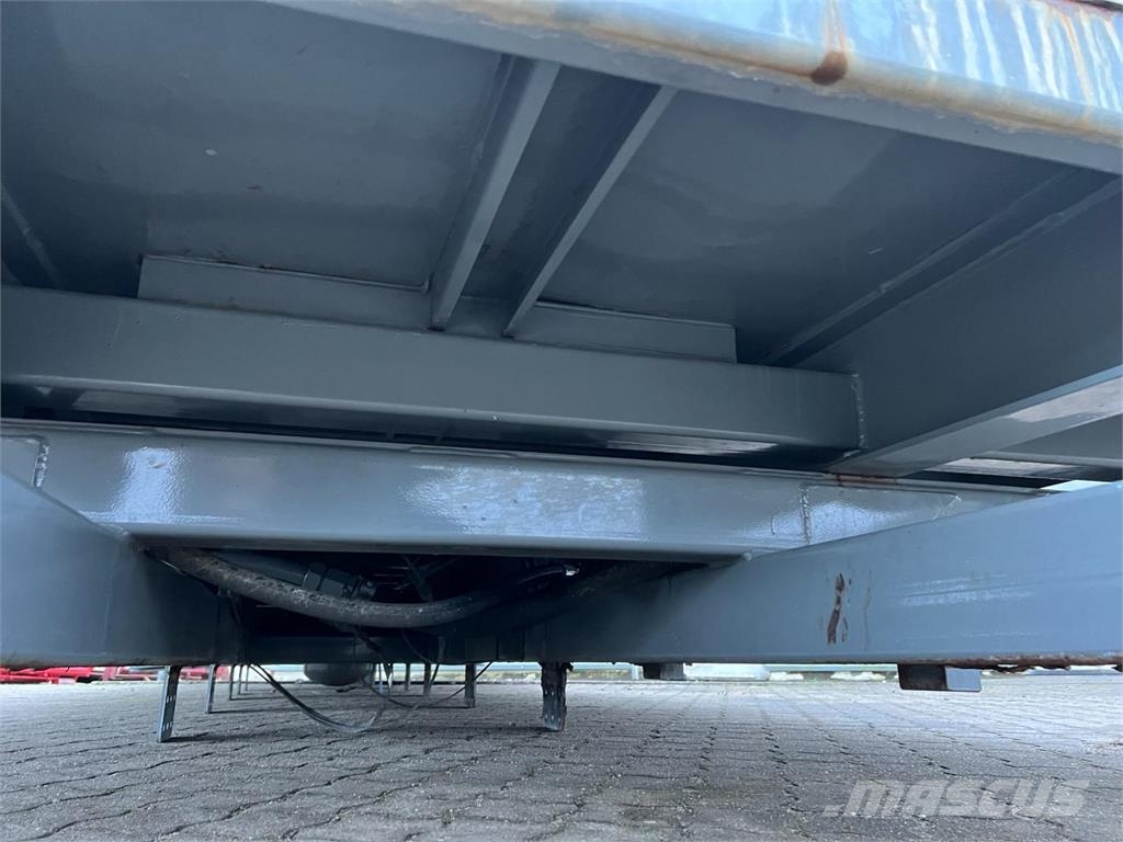 SVF tiplads ramme med cylinder fra Scania 8x2 مقطورات قلابة