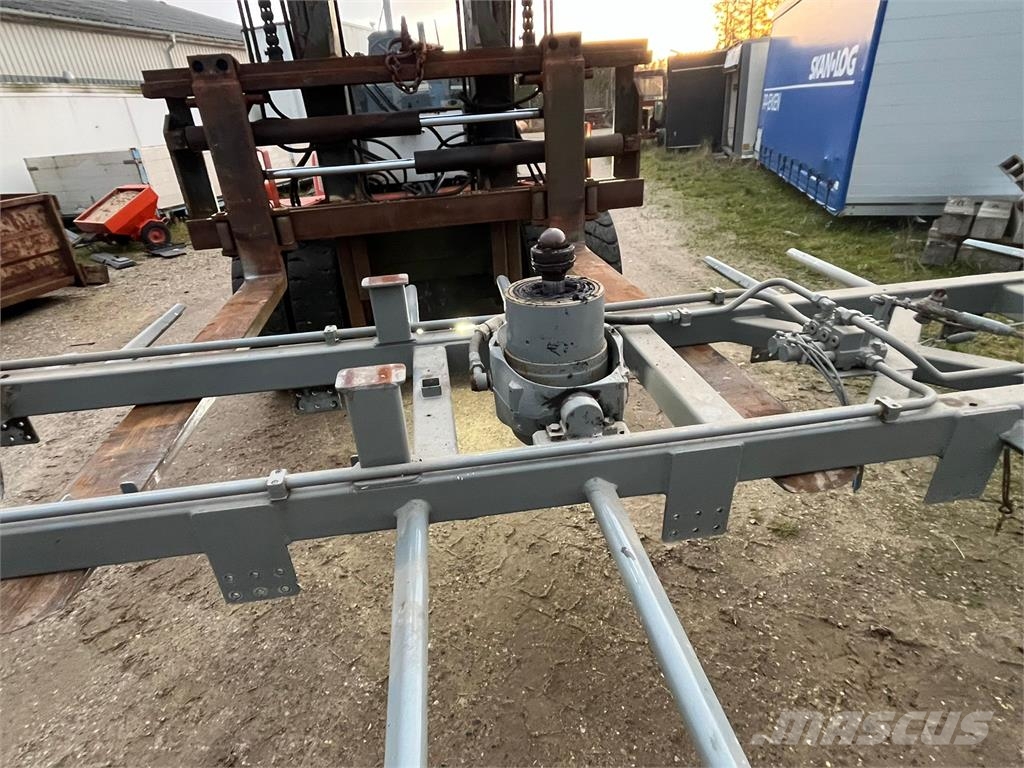 SVF tiplads ramme med cylinder fra Scania 8x2 مقطورات قلابة