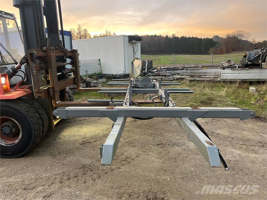 SVF tiplads ramme med cylinder fra Scania 8x2 مقطورات قلابة