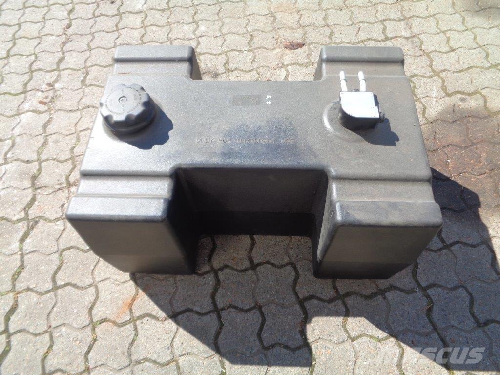Volvo 100 L plast (H formet) Dieseltank Other components