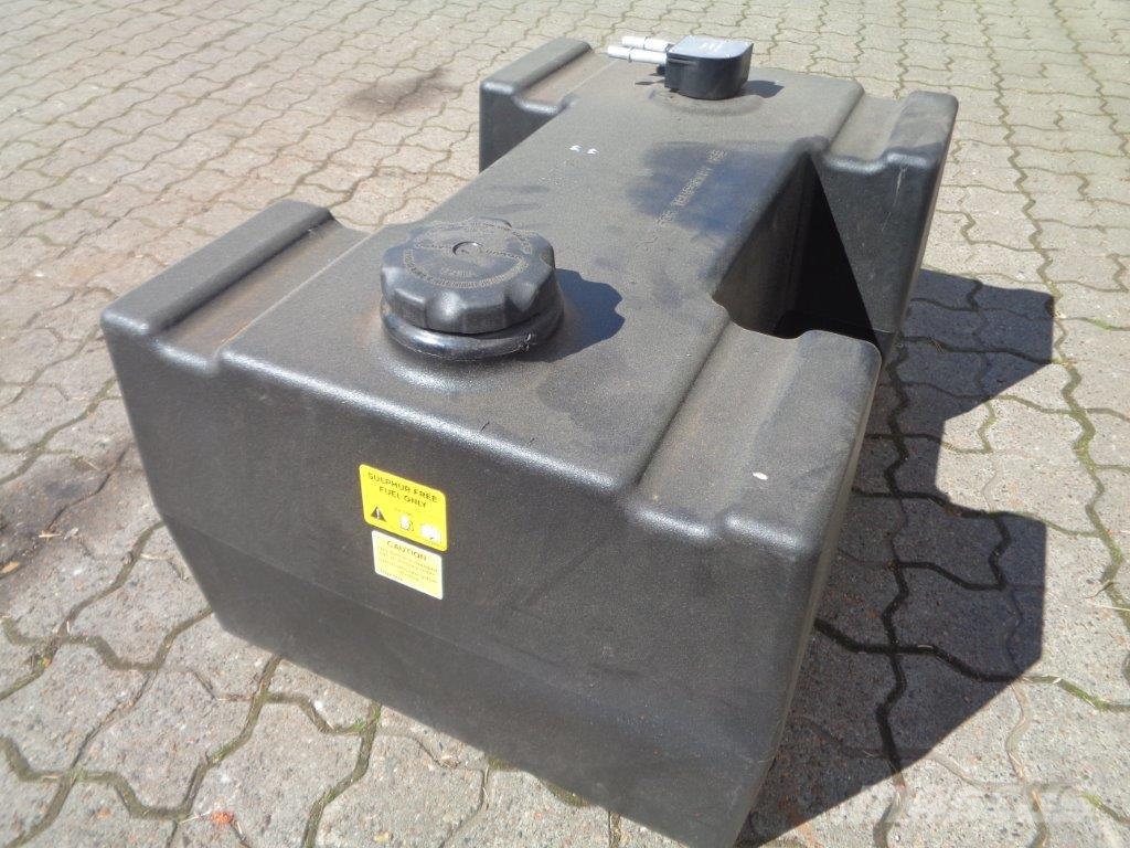 Volvo 100 L plast (H formet) Dieseltank Other components