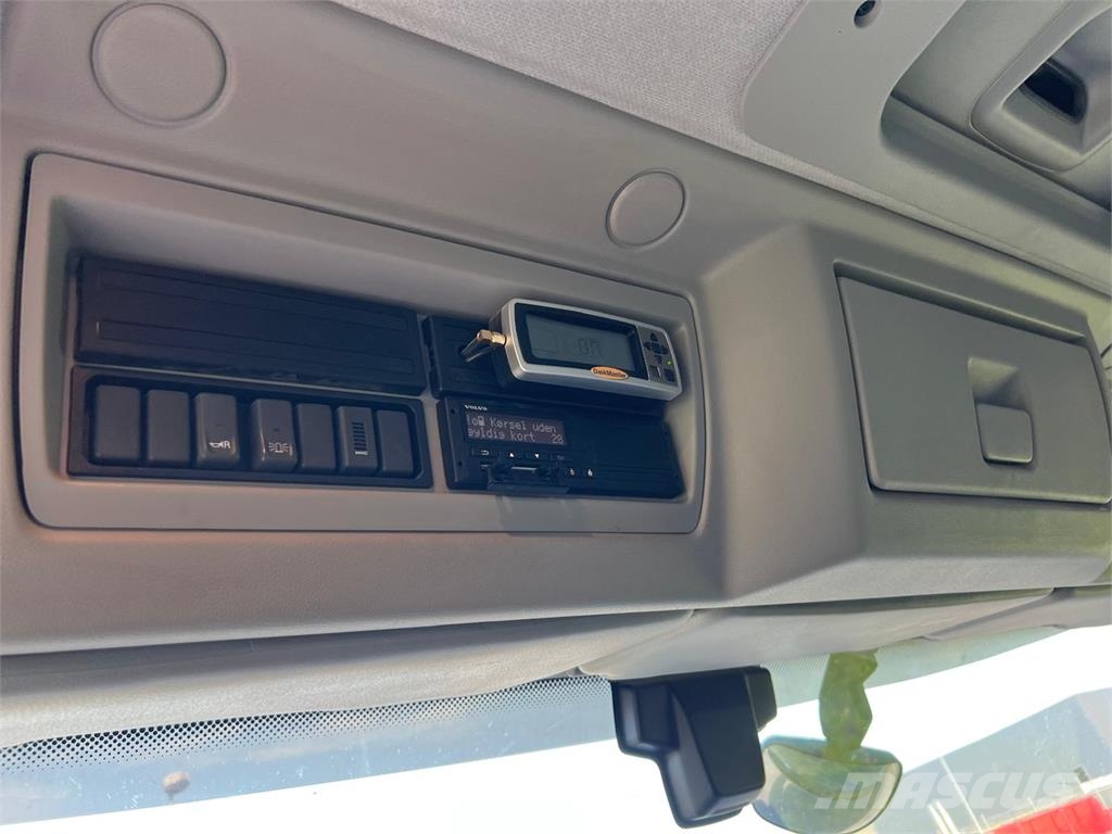 Volvo FE 320 - HMF 1320K3 케이블 리프트 탈착식 트럭