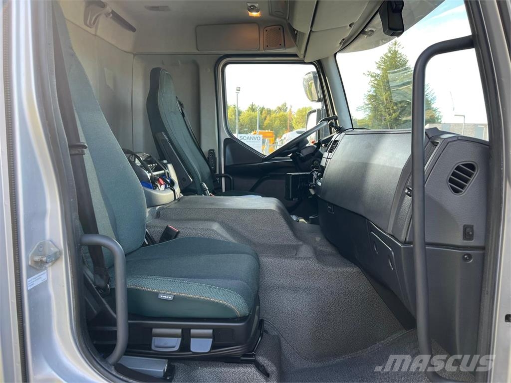 Volvo FE 320 - HMF 1320K3 케이블 리프트 탈착식 트럭