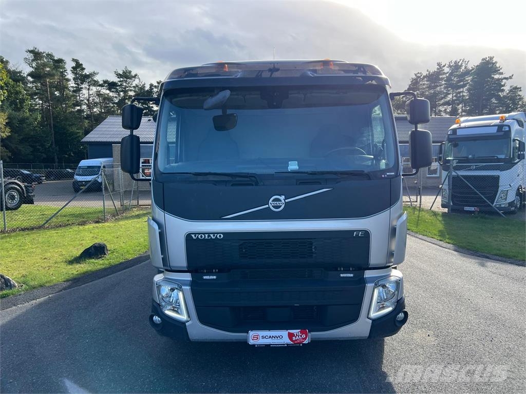 Volvo FE 320 - HMF 1320K3 케이블 리프트 탈착식 트럭