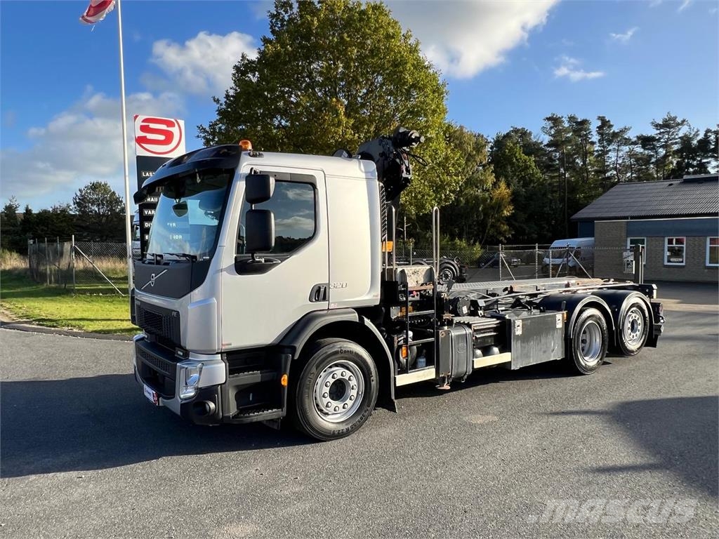 Volvo FE320 - HMF 1320K3 Demountable trucks