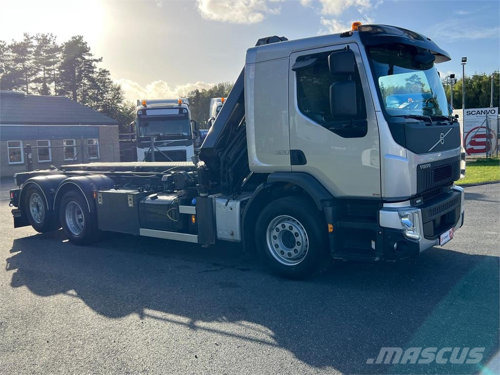 Volvo FE320 - HMF 1320K3 Demountable trucks