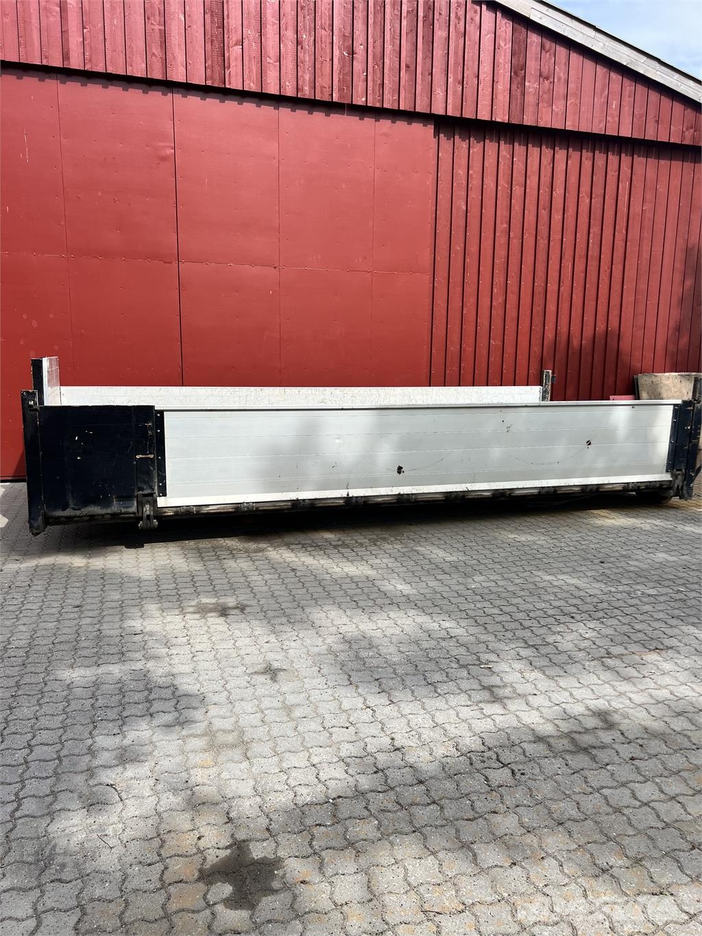 Volvo FE320 - HMF 1320K3 Demountable trucks