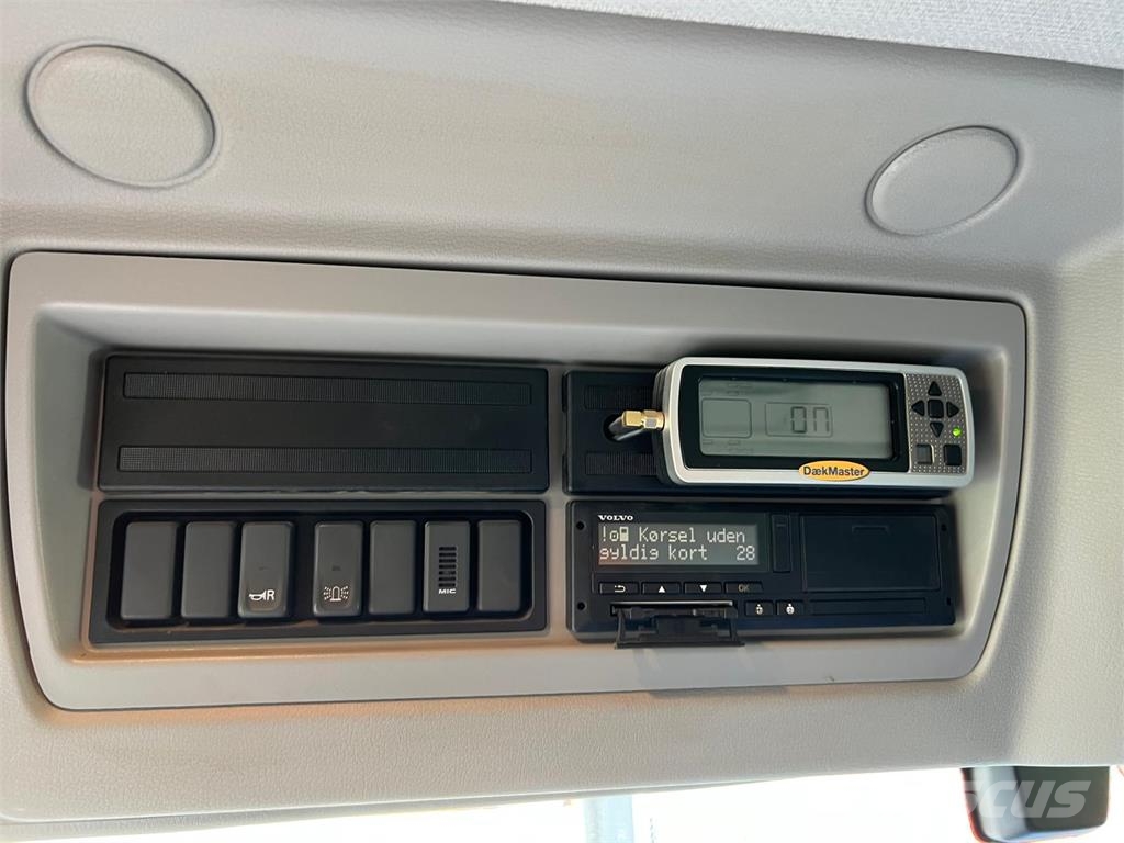 Volvo FE320 - HMF 1320K3 Demountable trucks