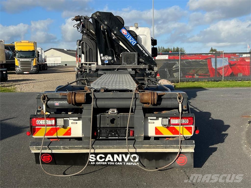 Volvo FE320 - HMF 1320K3 Demountable trucks
