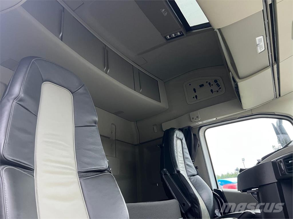 Volvo FH460 4x2 X-low mega Dragbilar