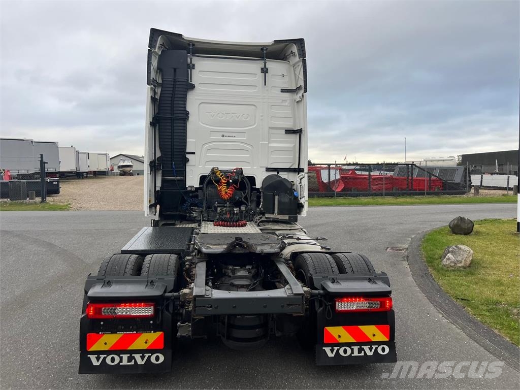 Volvo FH460 4x2 X-low mega Dragbilar