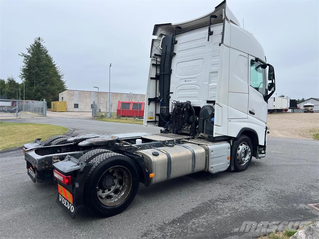 Volvo FH460 4x2 X-low mega Tahače