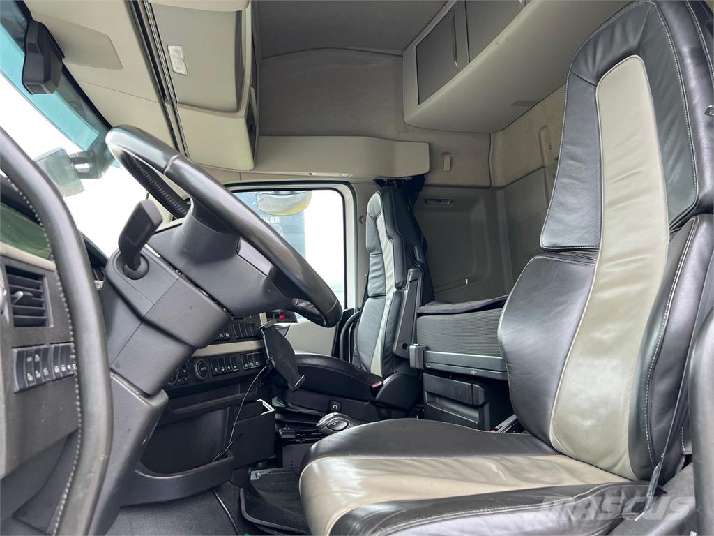 Volvo FH460 4x2 X-low mega Tahače