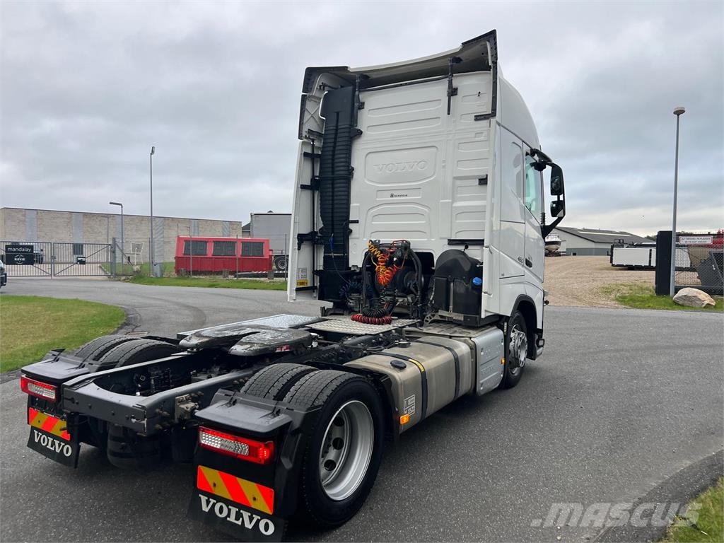 Volvo FH460 4x2 X-low mega 中古トラクターヘッド | トレーラーヘッド